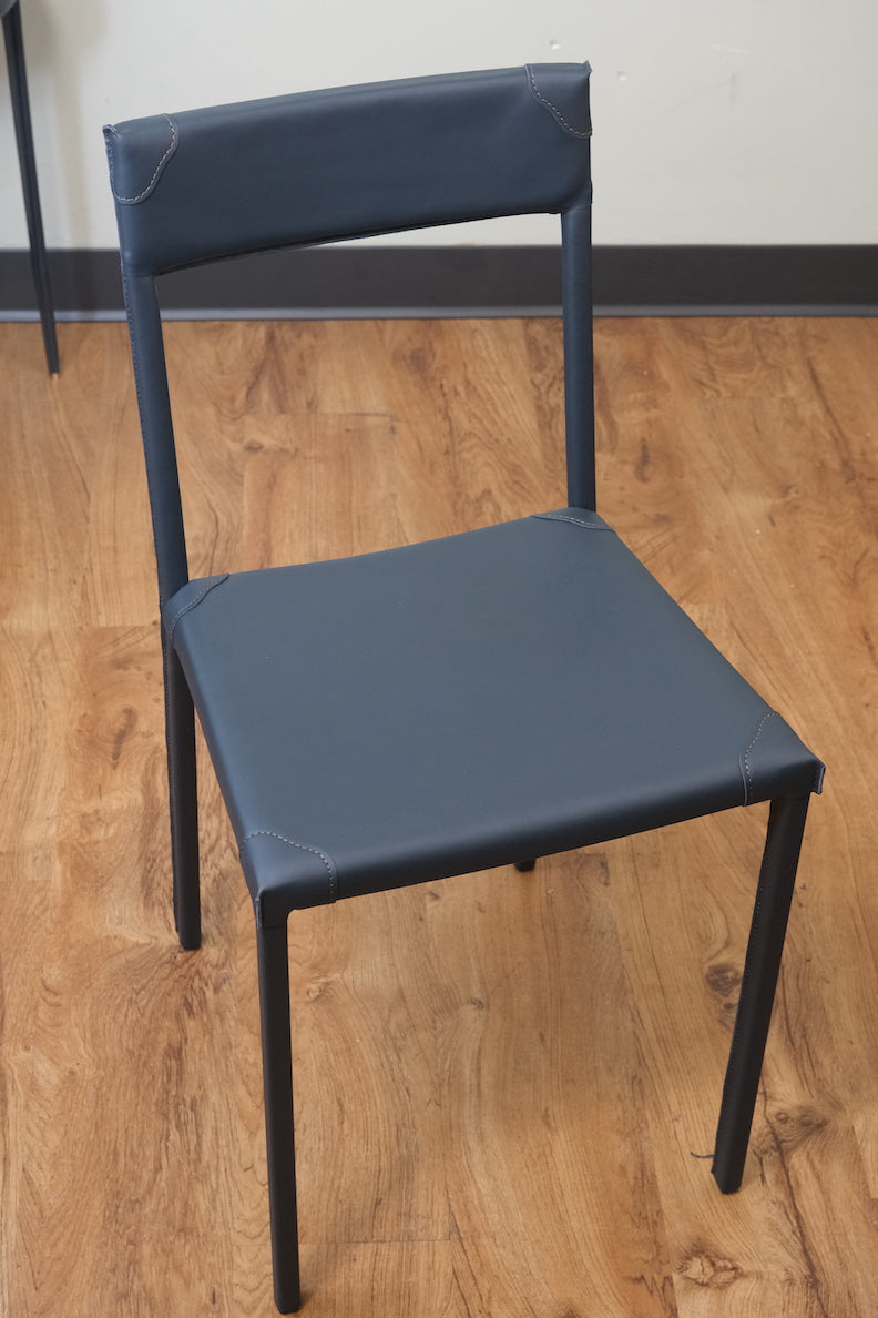 SABLE CHAIR - blueberry