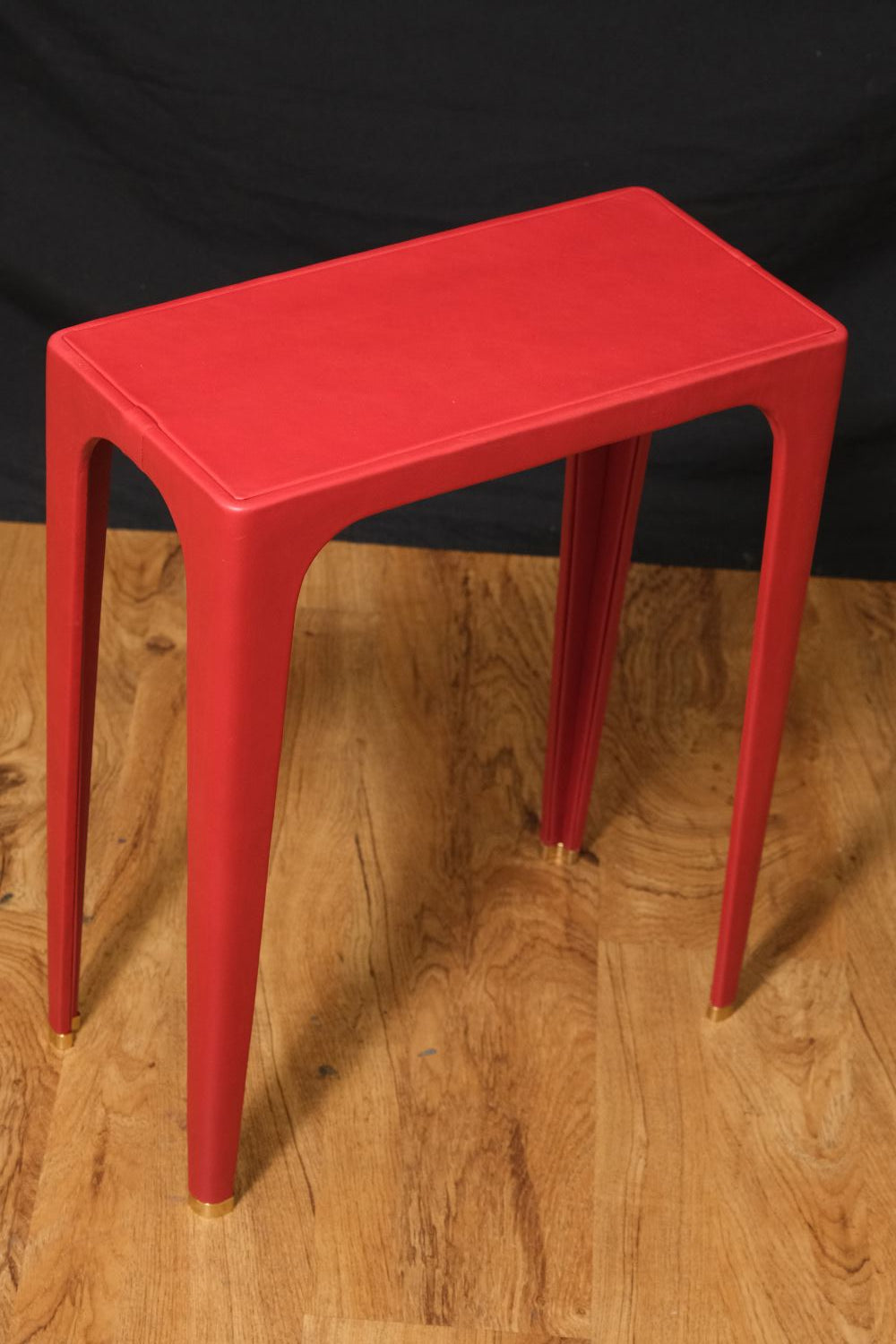 WISP TABLE RECTANGULAR - chili