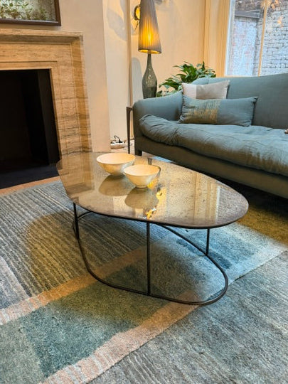 PEBBLE TABLE