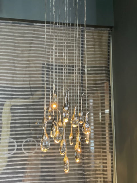 SEED CLOUD ROUND CHANDELIER - 18 drops