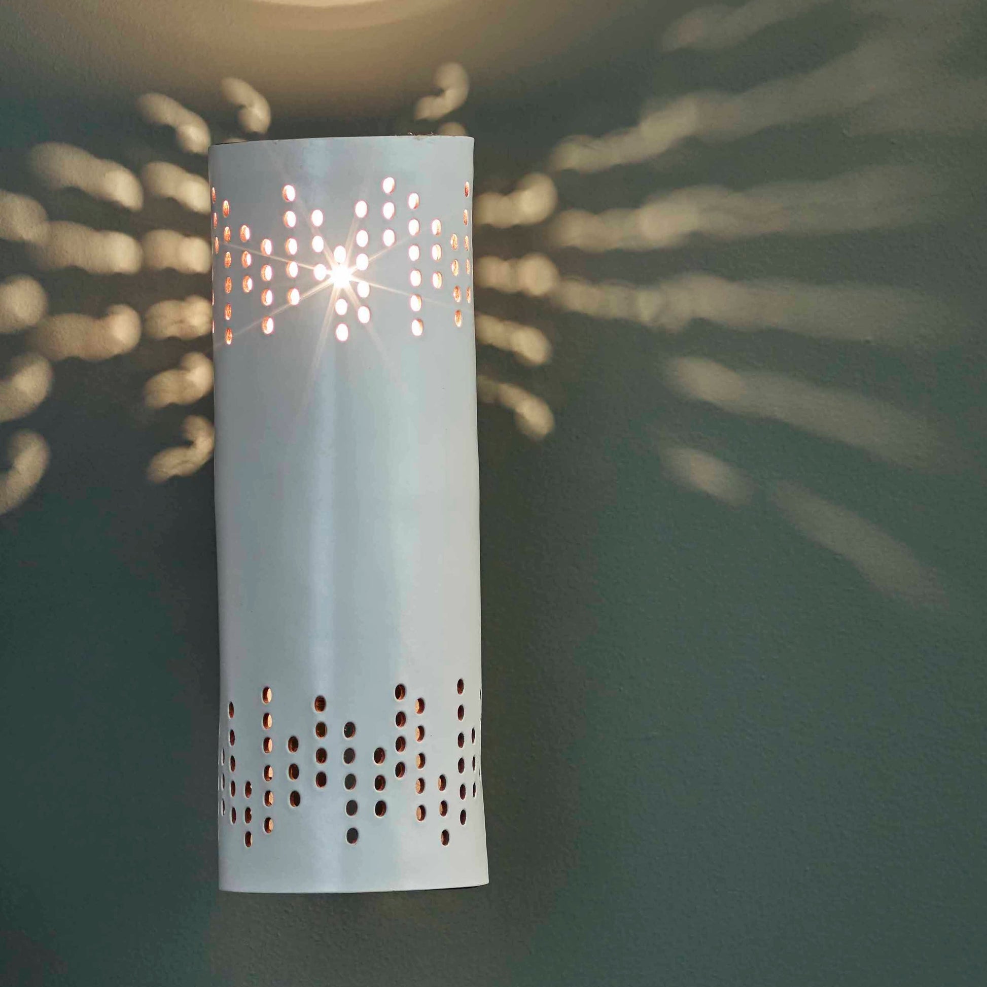LANCELOT WALL LIGHT - white