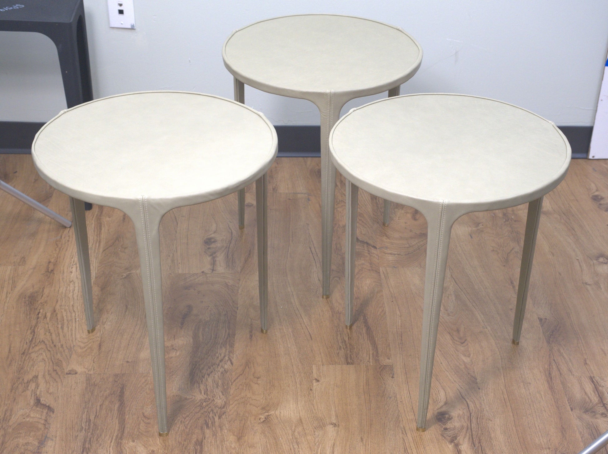 WISP TABLE 18" - truffle