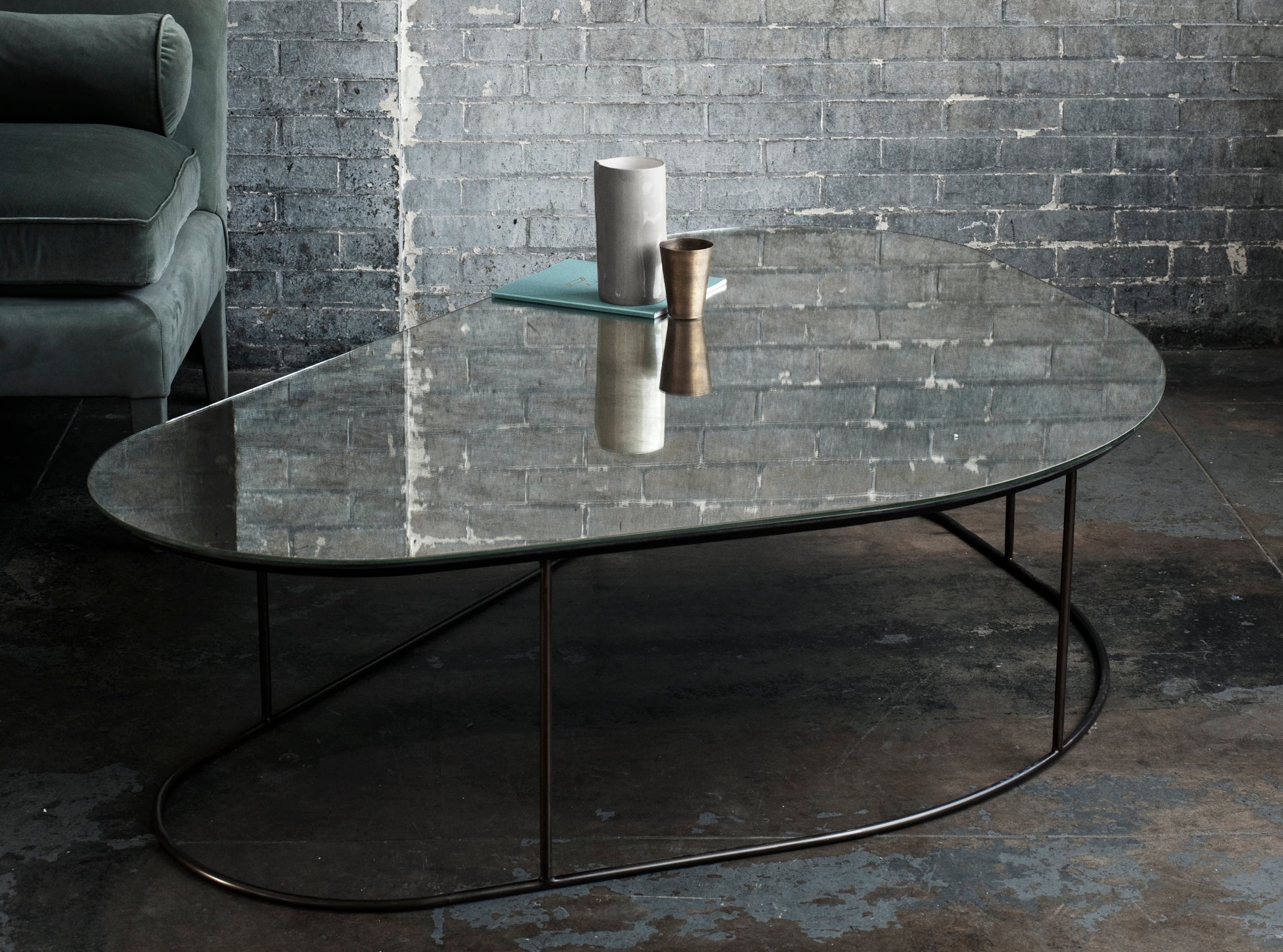 MOON PEBBLE COFFEE TABLE