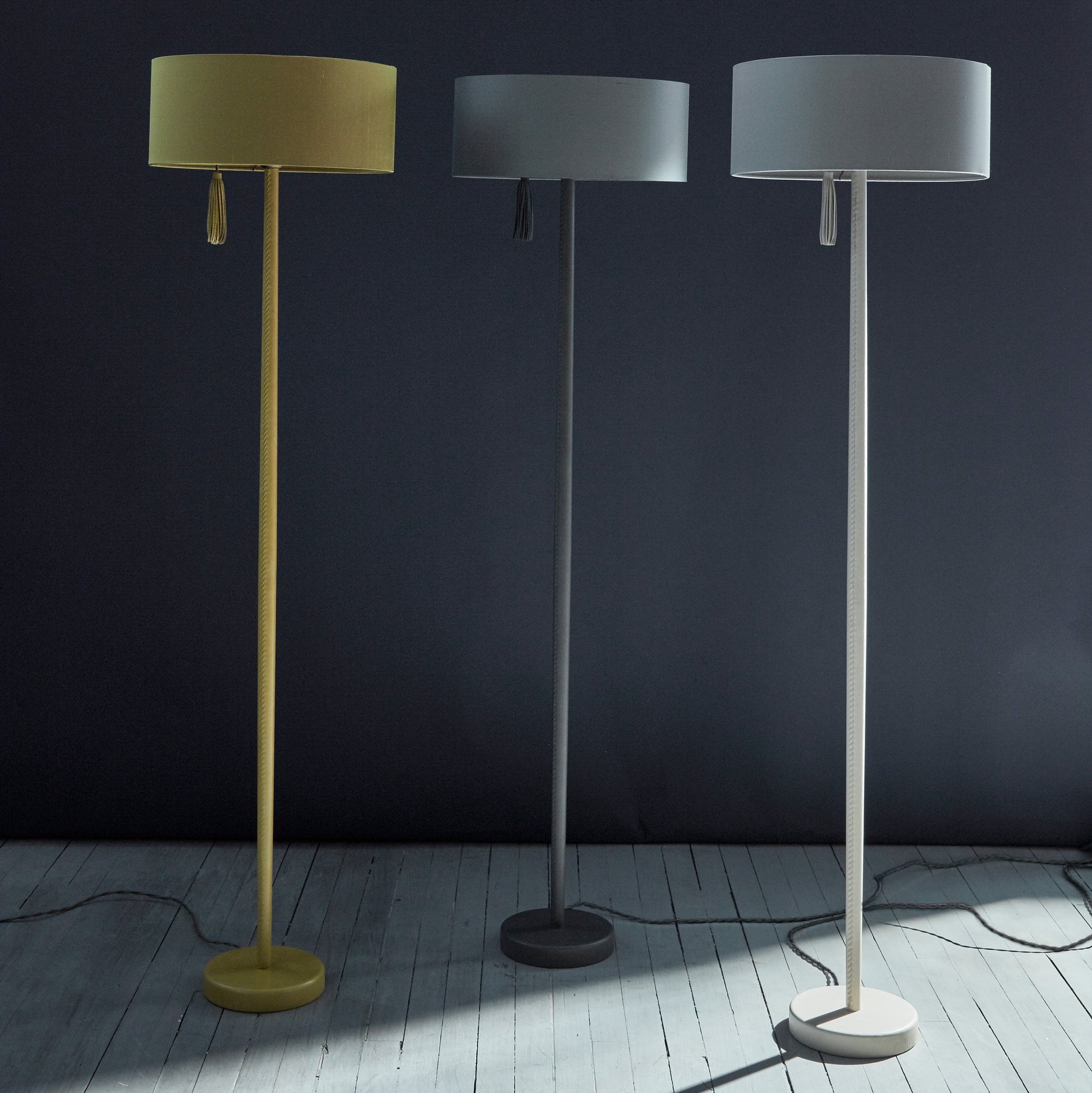 SUNGAYA FLOOR LAMP - oyster (workroom)